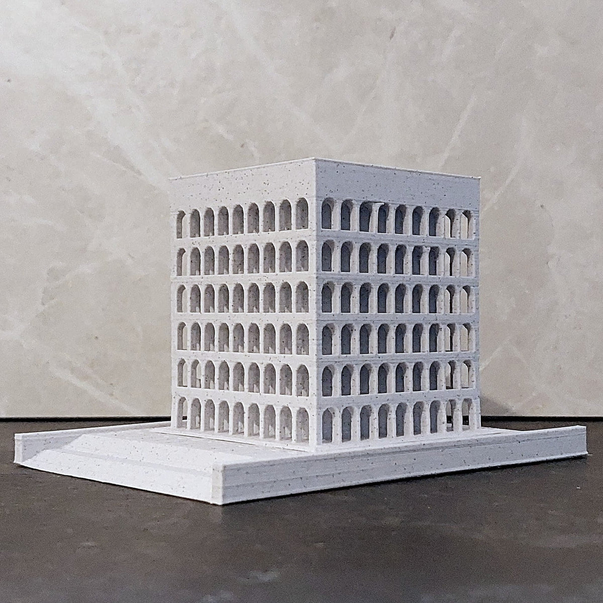 Palazzo della Civiltà Italiana — Scultura in 3D, 8 cm | Il "Colosseo Quadrato" di Roma - Beton Brutale - Monumenti, sculture e soprammobili stampati in 3D