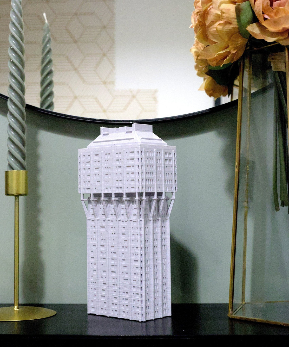 Torre Velasca — Scultura in 3D, 22 cm | Lo skyline brutalista di Milano - Beton Brutale - Monumenti, sculture e soprammobili stampati in 3D