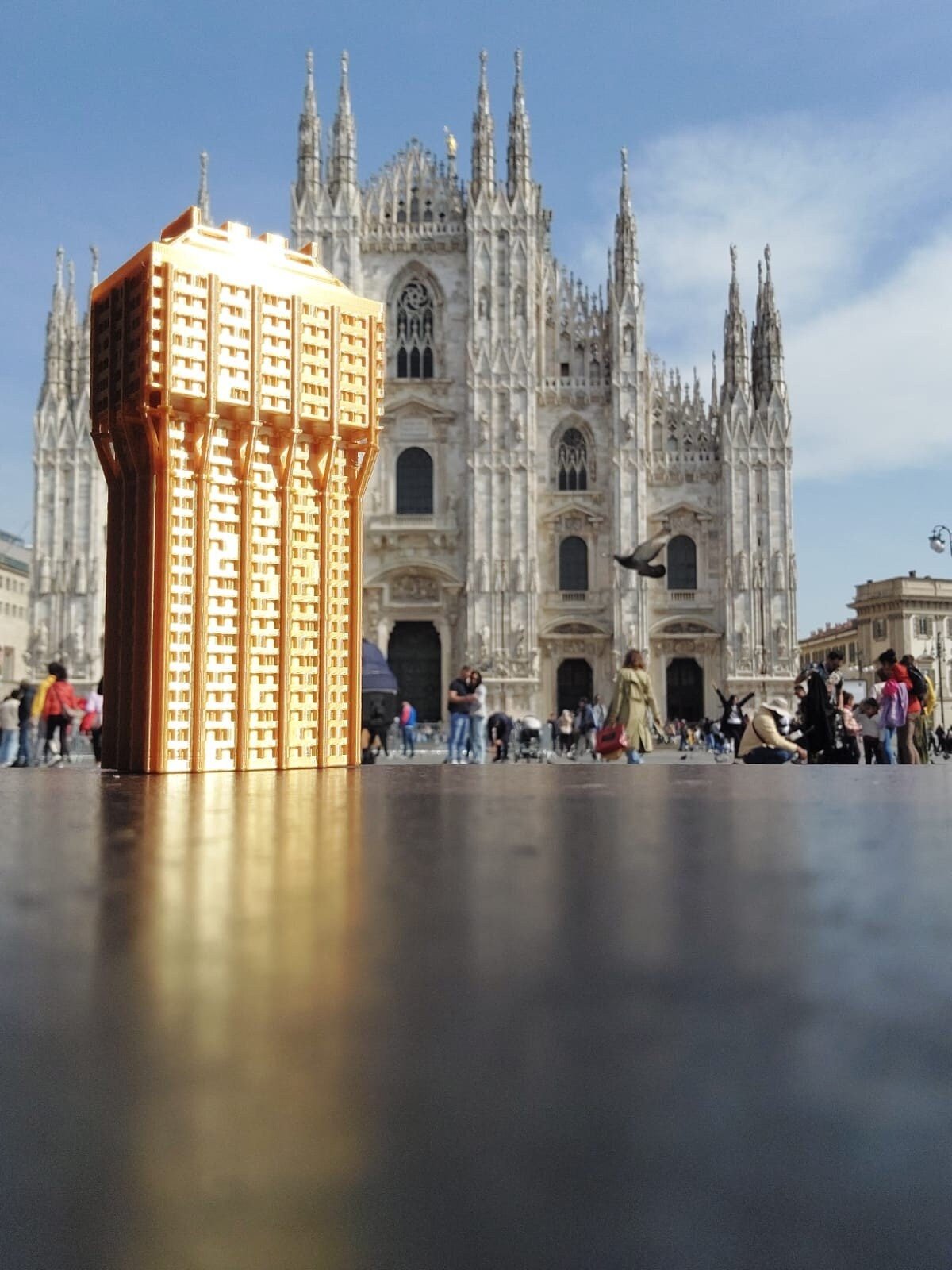 Torre Velasca — Scultura in 3D, 22 cm | Lo skyline brutalista di Milano - Beton Brutale - Monumenti, sculture e soprammobili stampati in 3D