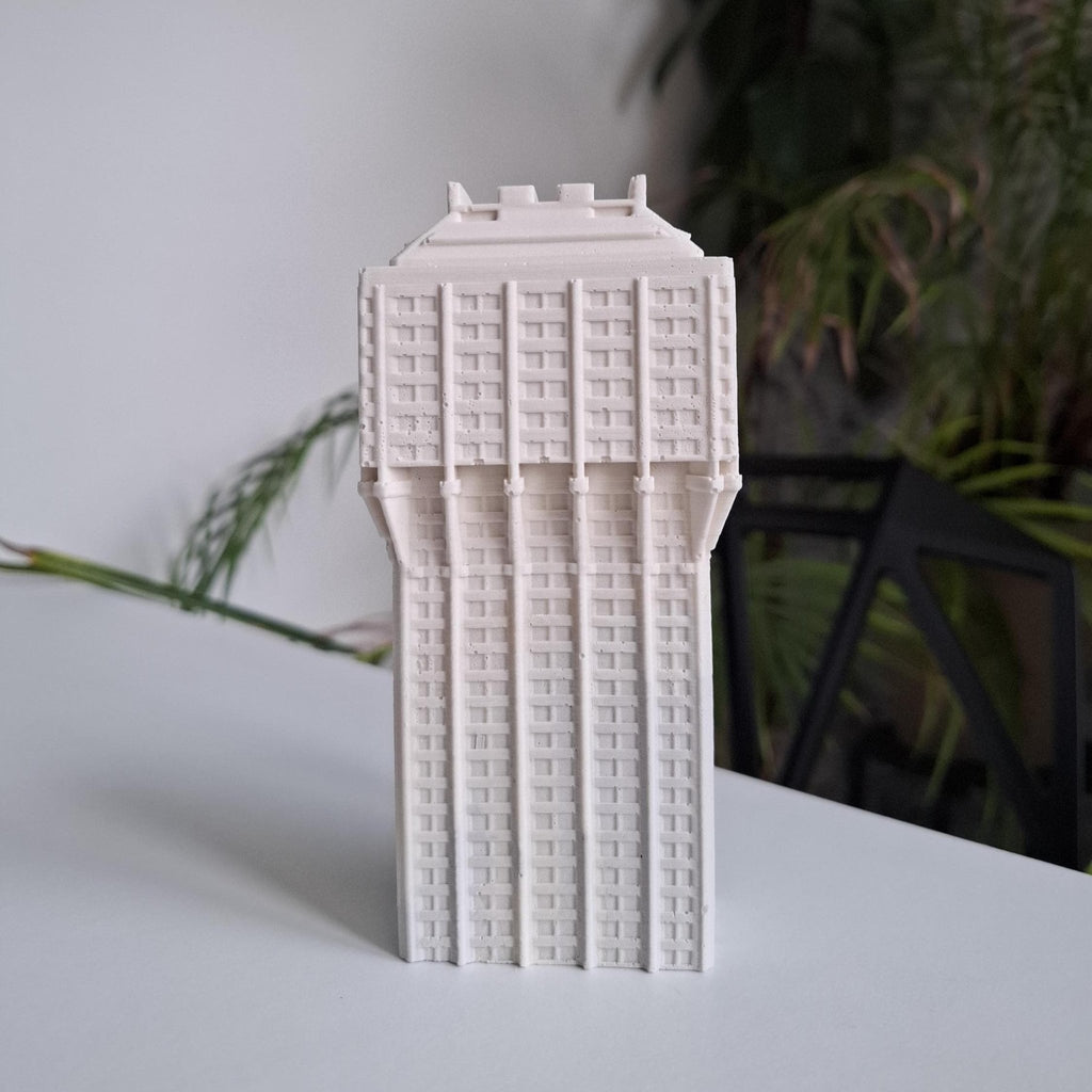 Torre Velasca — Scultura in Jesmonite, 15 cm | Pezzo unico fatto a mano | Milano Italia - Beton Brutale - Monumenti, sculture e soprammobili stampati in 3D