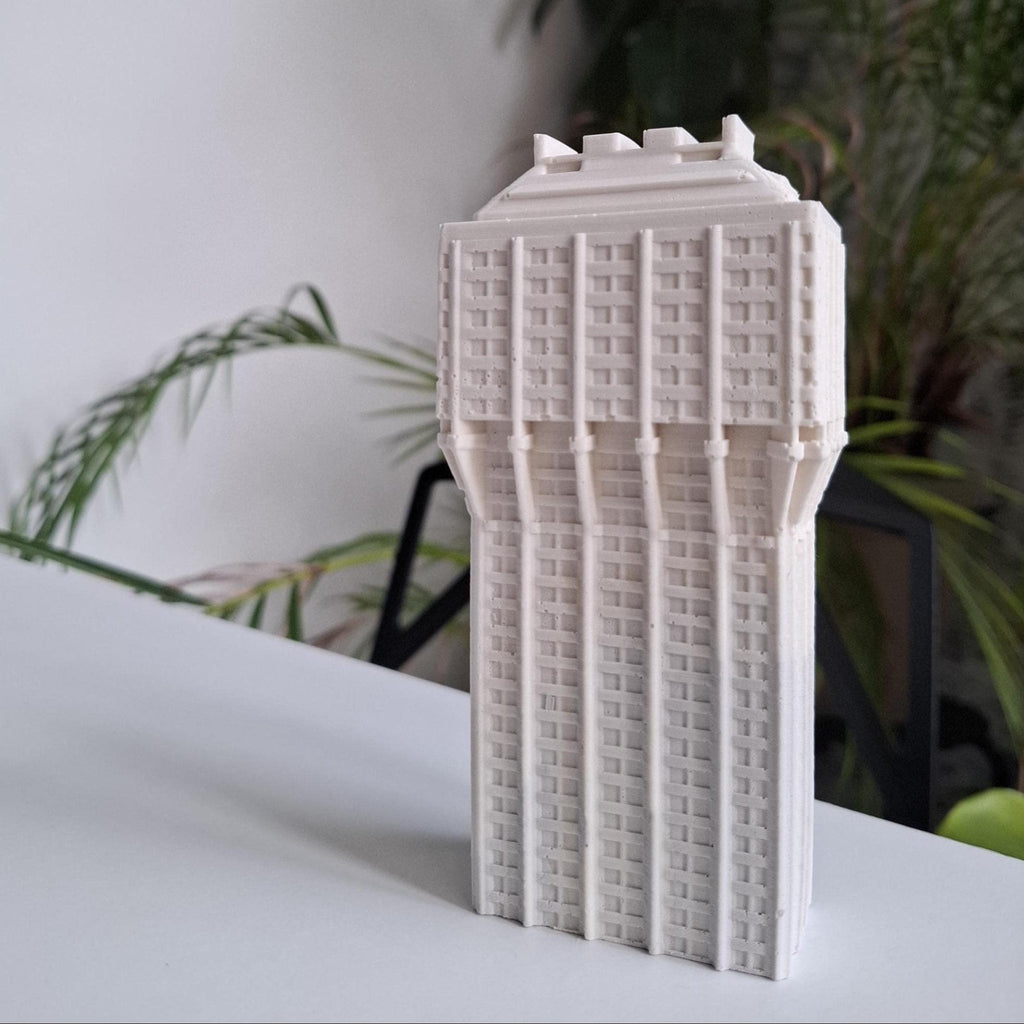 Torre Velasca — Scultura in Jesmonite, 15 cm | Pezzo unico fatto a mano | Milano Italia - Beton Brutale - Monumenti, sculture e soprammobili stampati in 3D